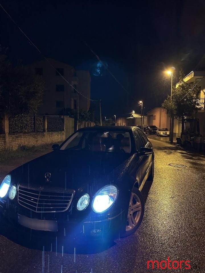 2008' Mercedes-Benz 220 photo #2