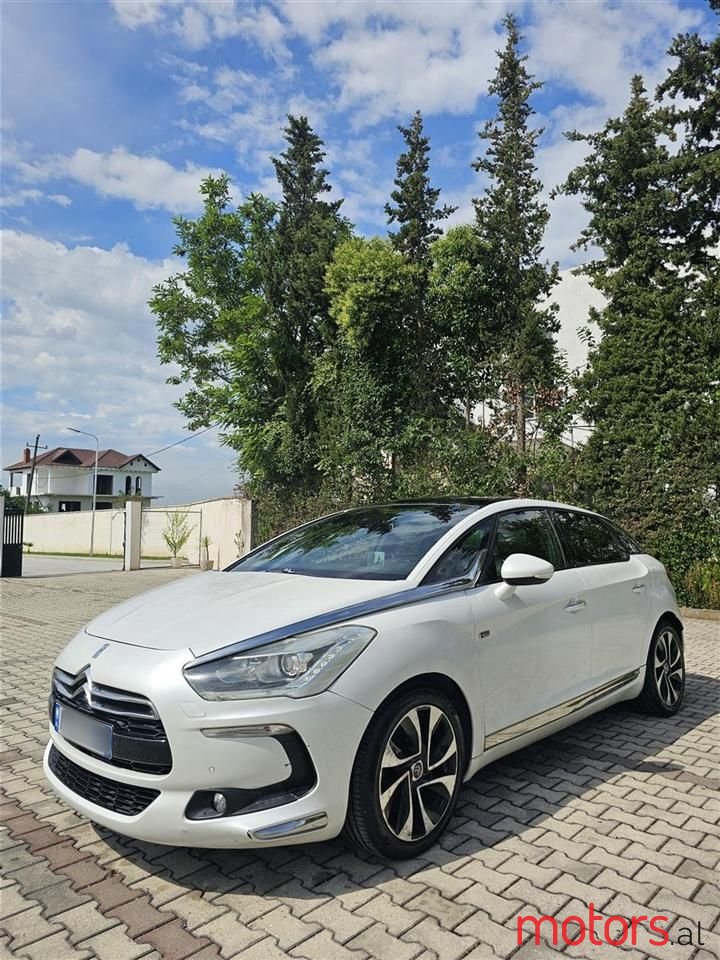 2014' Citroen DS5 photo #1