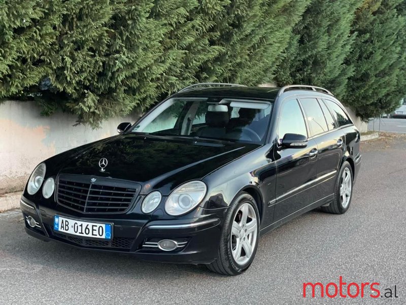 2008' Mercedes-Benz E 200 photo #1