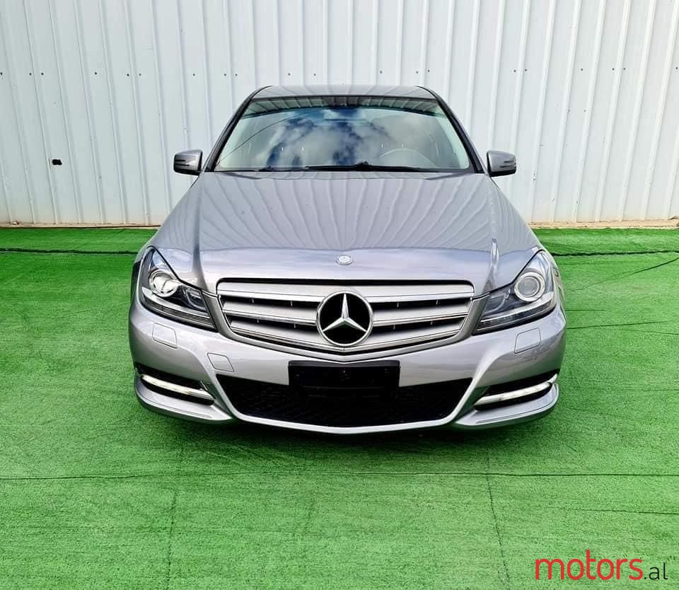 2011' Mercedes-Benz C 200 photo #1