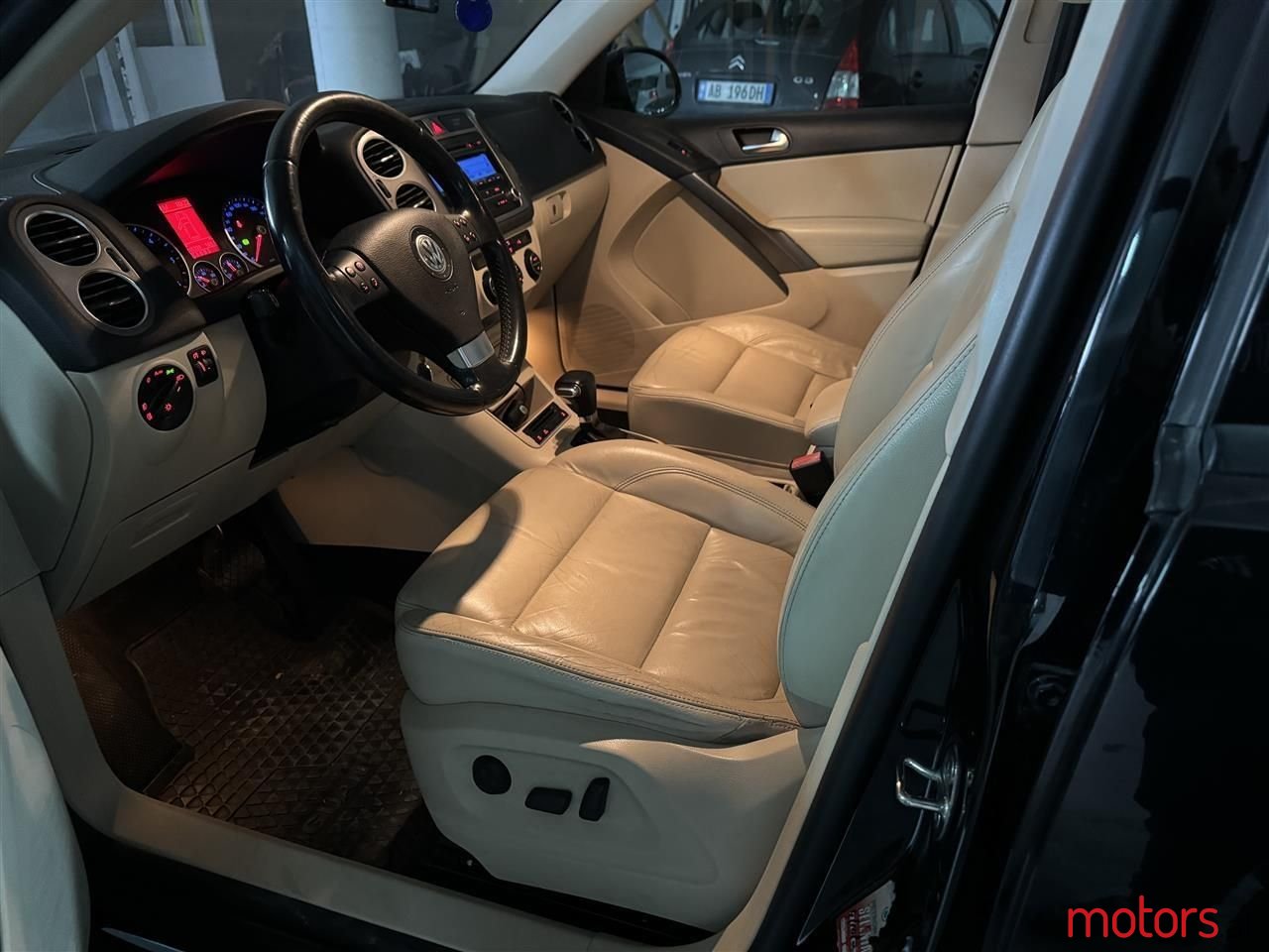 2008' Volkswagen Tiguan photo #6