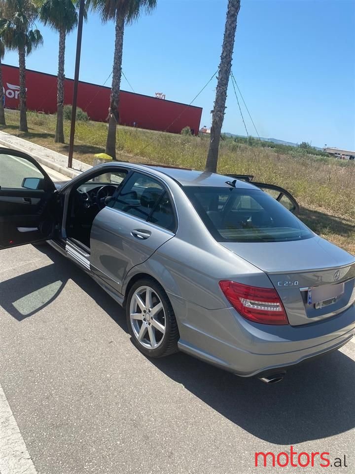 2012' Mercedes-Benz C 250 photo #4