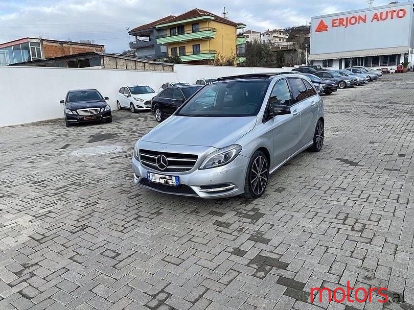 2013' Mercedes-Benz B 220 photo #1