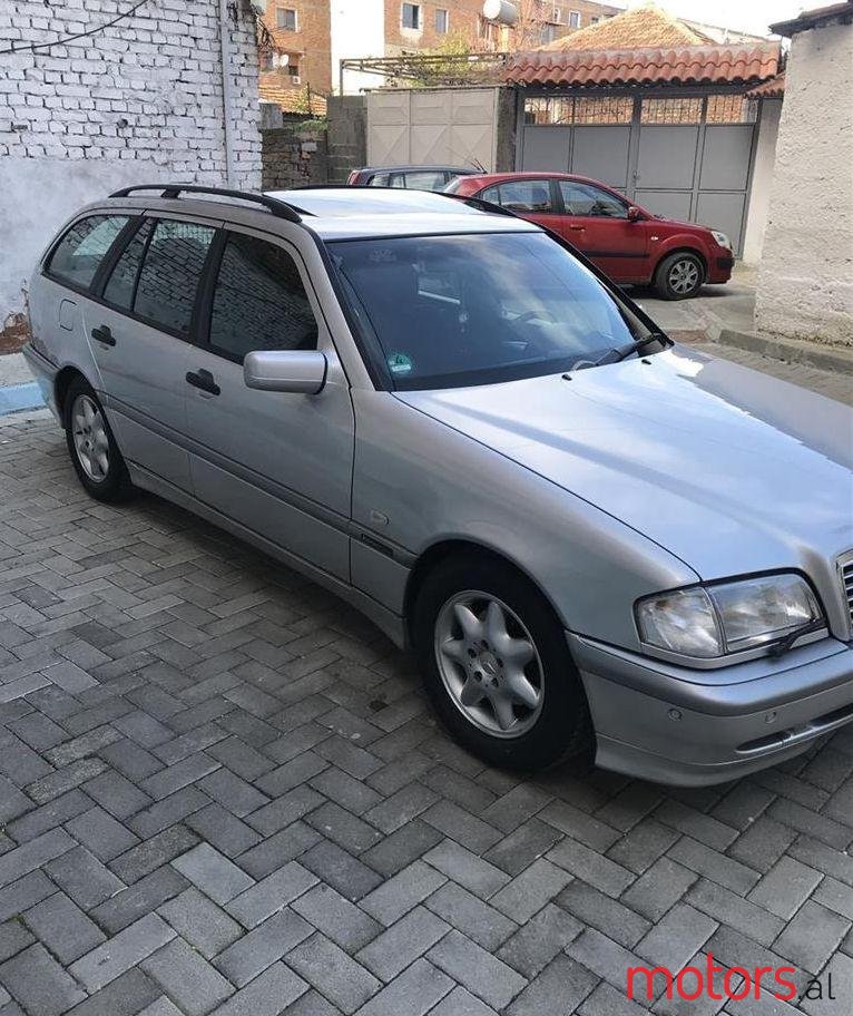 2000' Mercedes-Benz C 220 photo #1