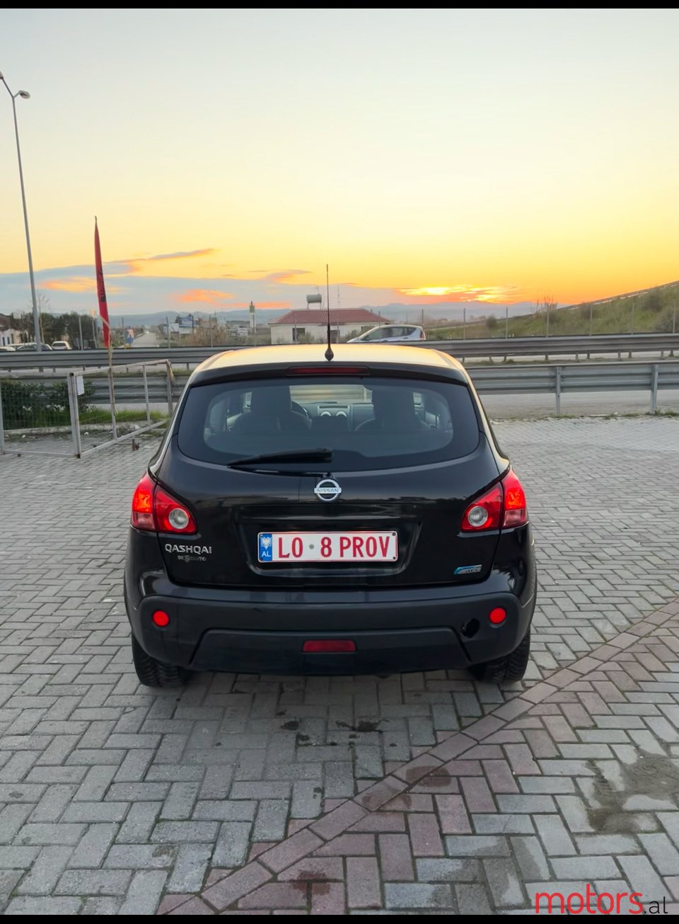 2010' Nissan photo #6