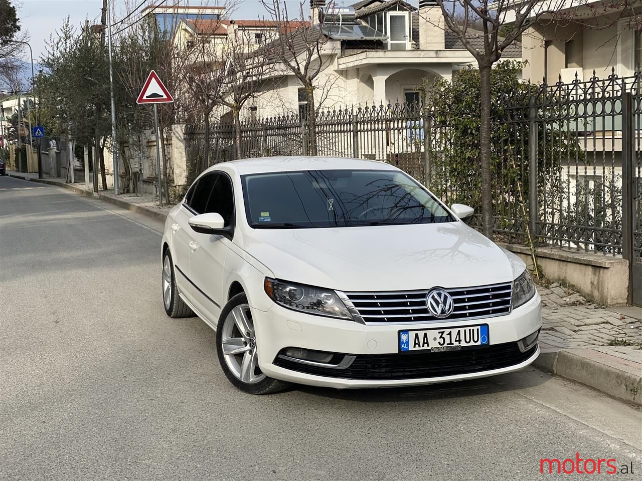 2013' Volkswagen Passat photo #1