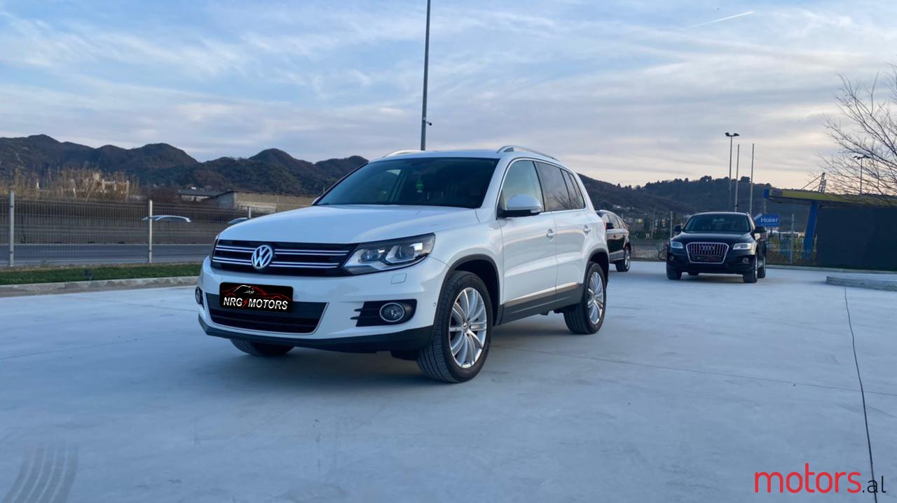 2012' Volkswagen Tiguan photo #1