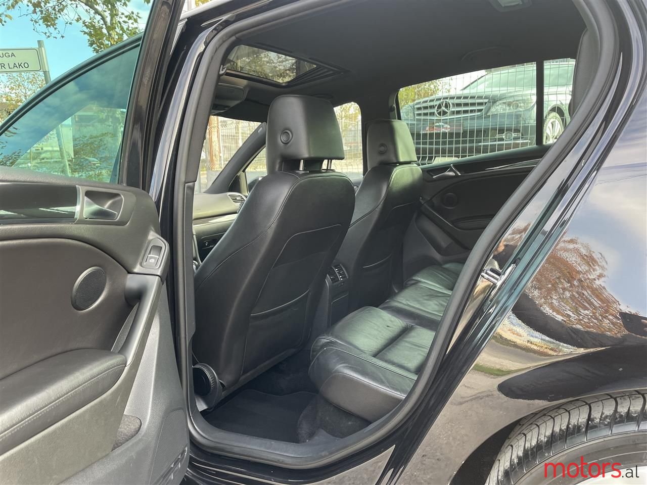 2012' Volkswagen Golf photo #3