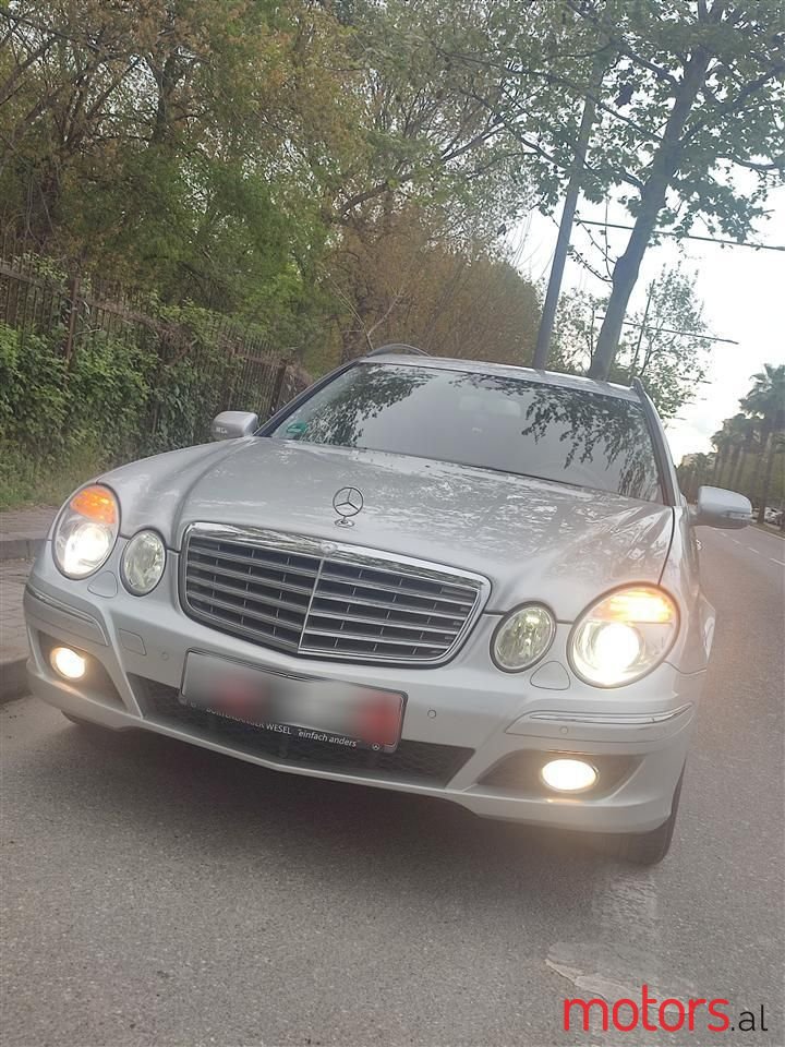 2008' Mercedes-Benz E 200 photo #2