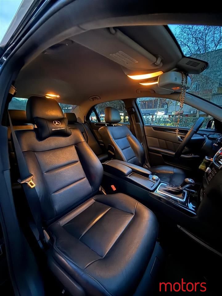 2010' Mercedes-Benz E 220 photo #4