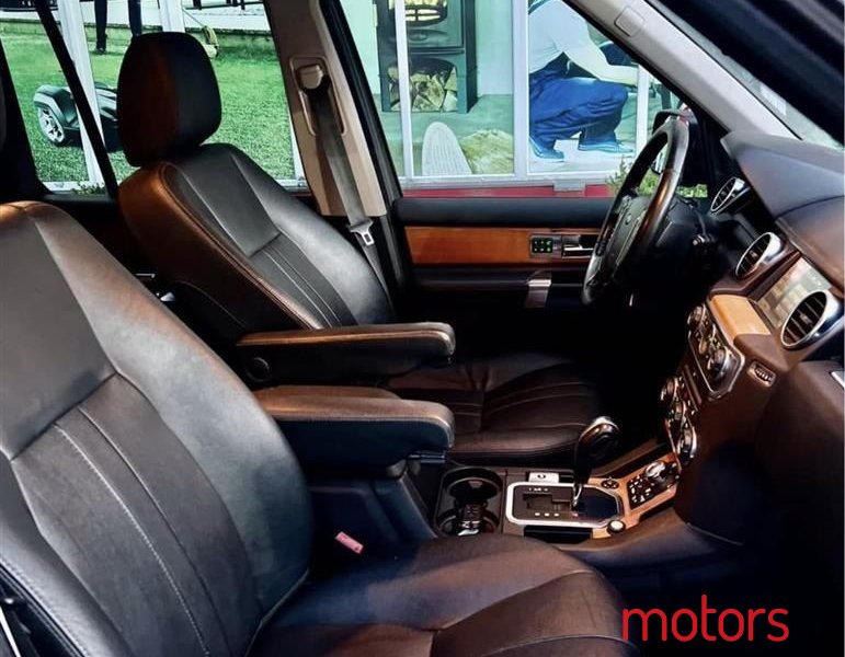 2010' Land Rover Discovery photo #4