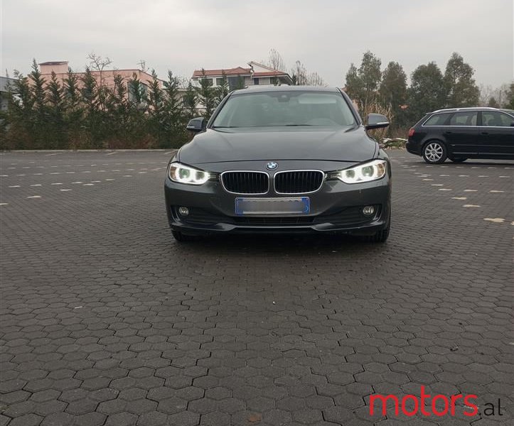 2013' BMW 320 photo #2