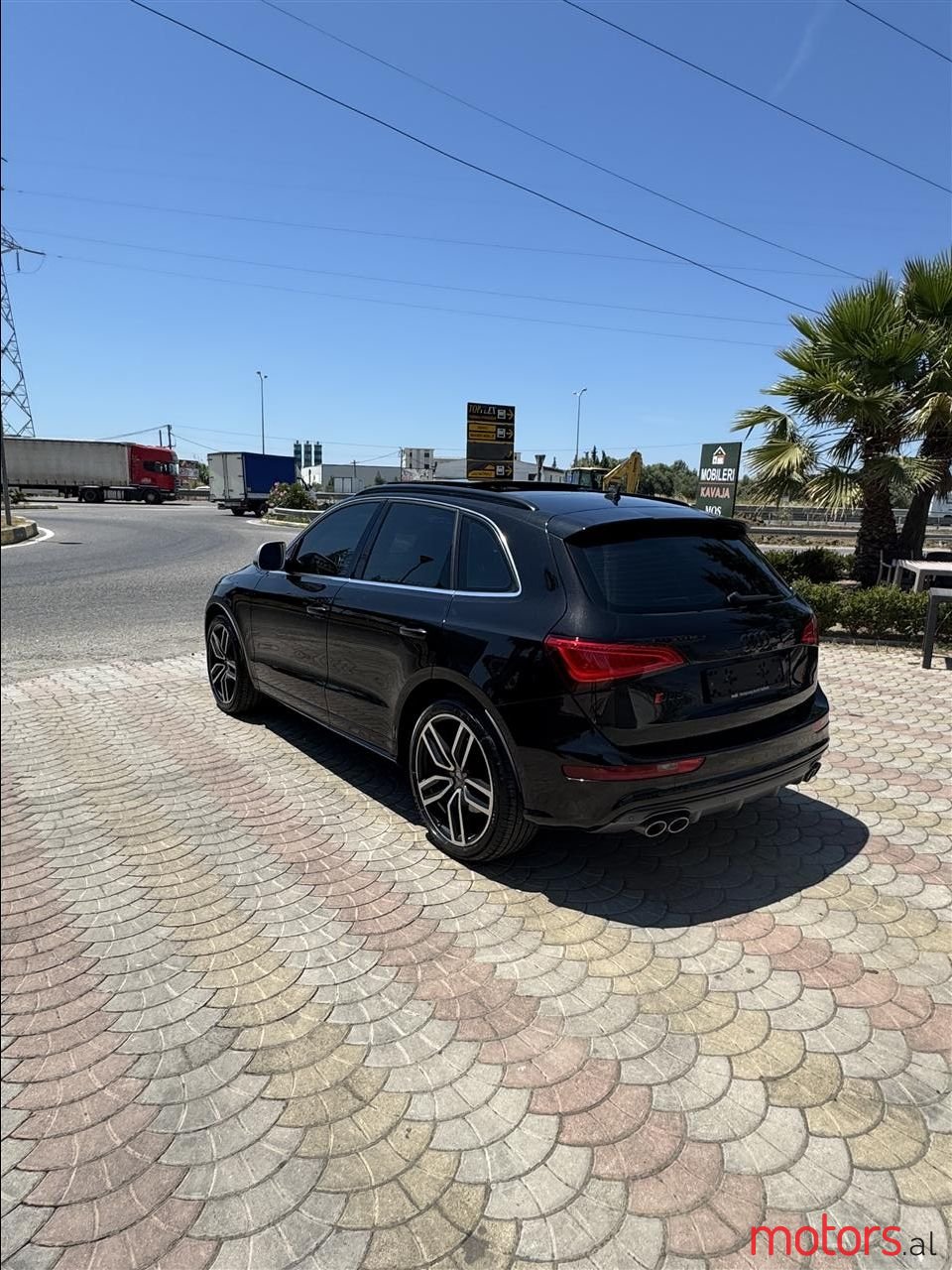 2015' Audi SQ5 photo #5