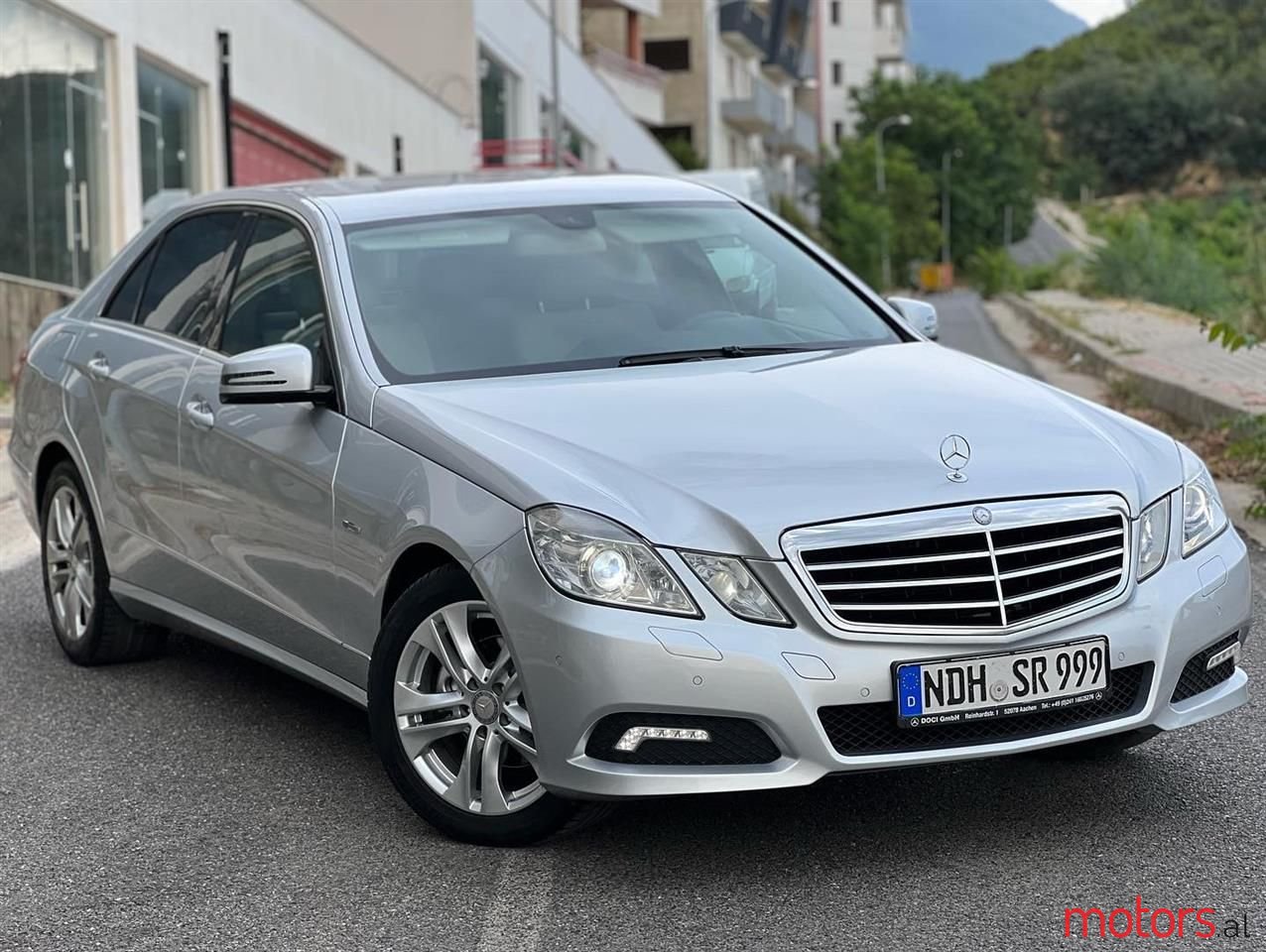 2009' Mercedes-Benz E 220 photo #1