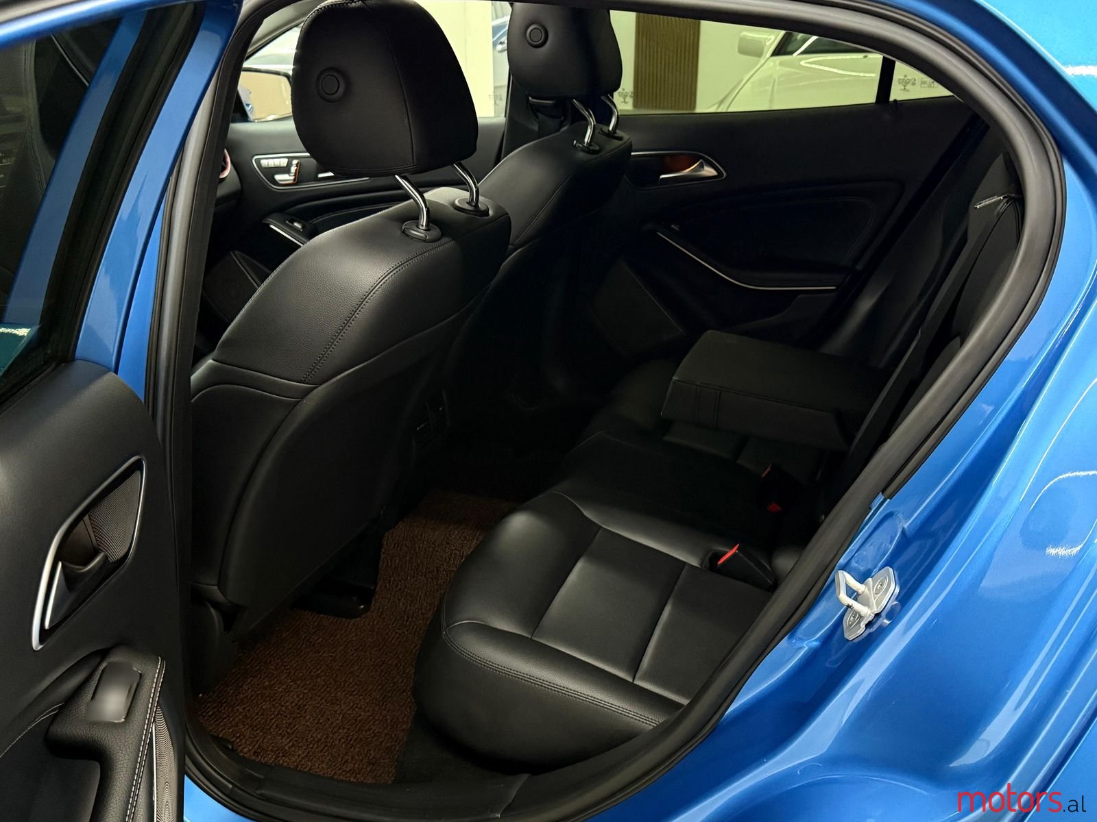 2015' Mercedes-Benz GLA 200 photo #2