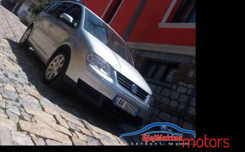 2005' Volkswagen Touran photo #1