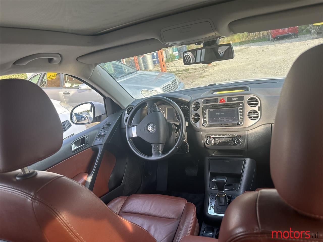 2010' Volkswagen Tiguan photo #5