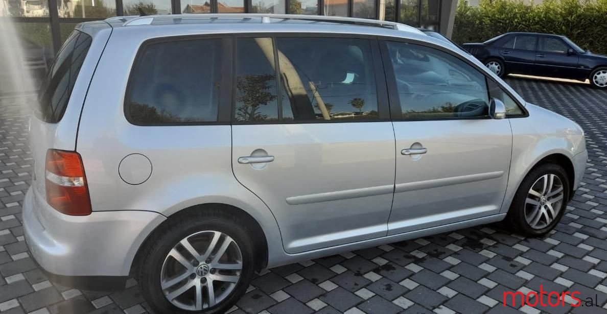 2006' Volkswagen Touran photo #5