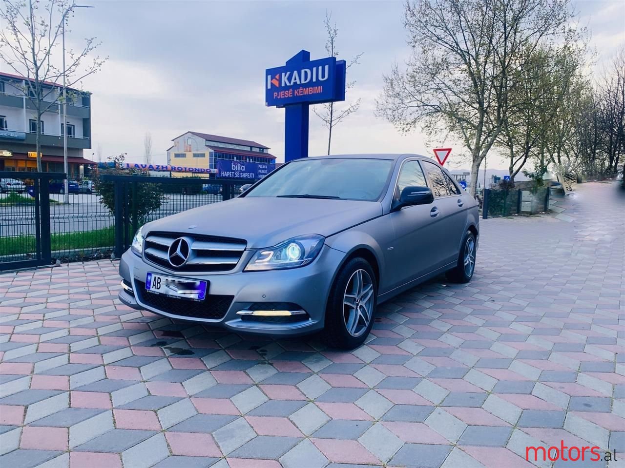 2008' Mercedes-Benz C 220 photo #1