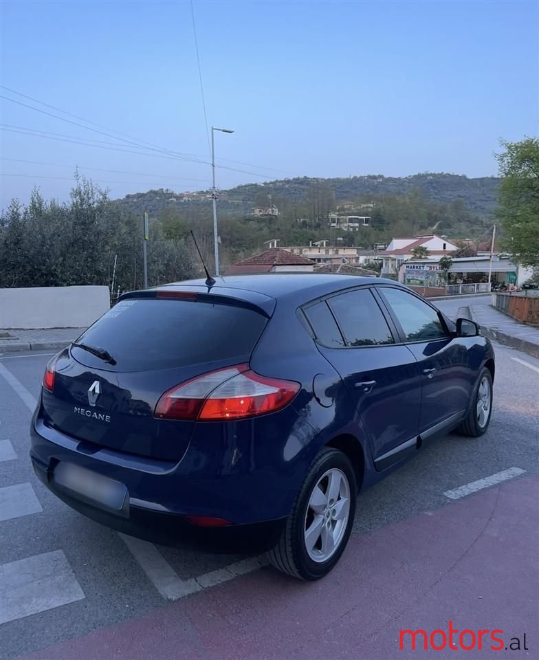 2010' Renault Megane photo #4