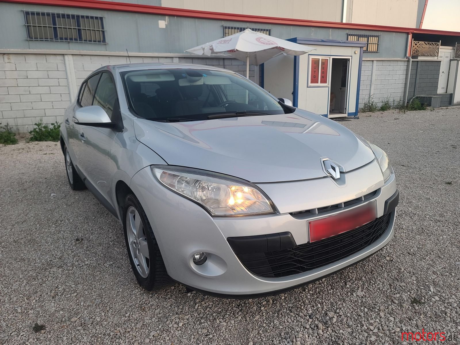2011' Renault Megane photo #4