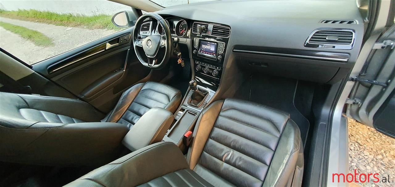 2013' Volkswagen Golf photo #6