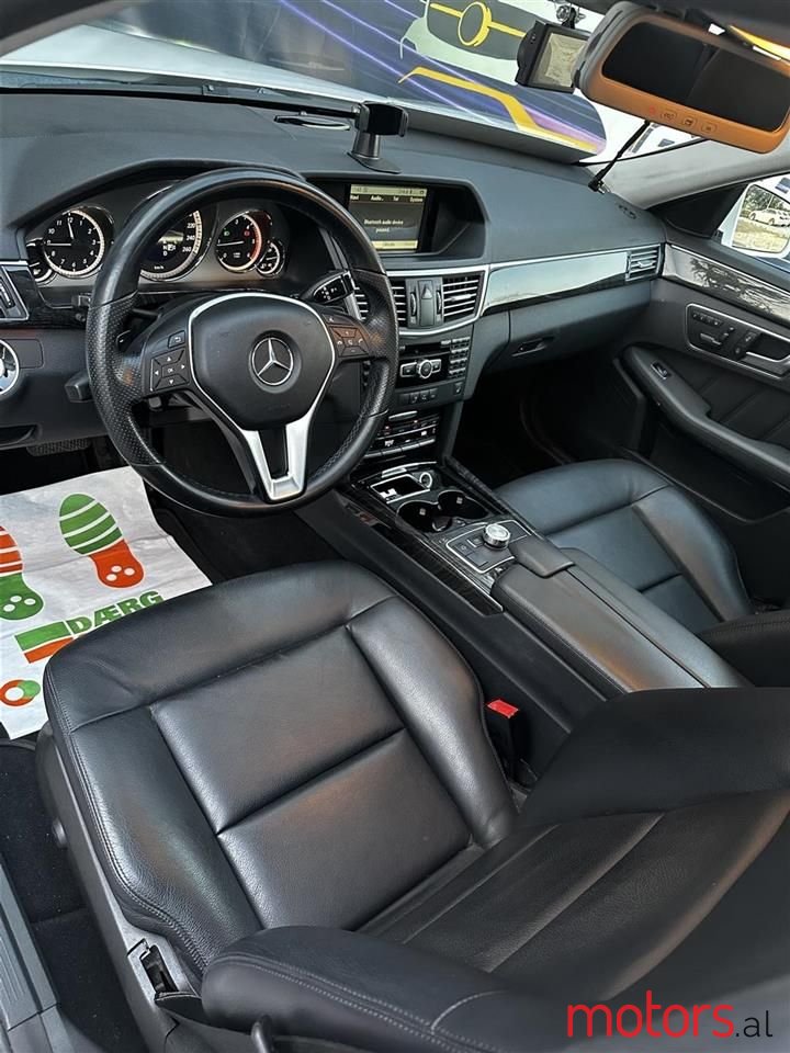 2013' Mercedes-Benz E 220 photo #6
