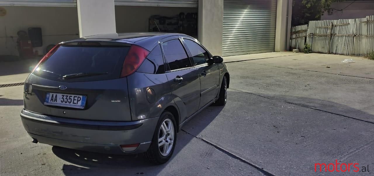 2001' Ford Focus photo #2