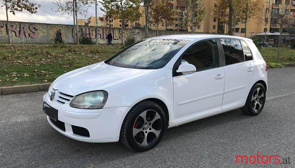 2004' Volkswagen Golf photo #3