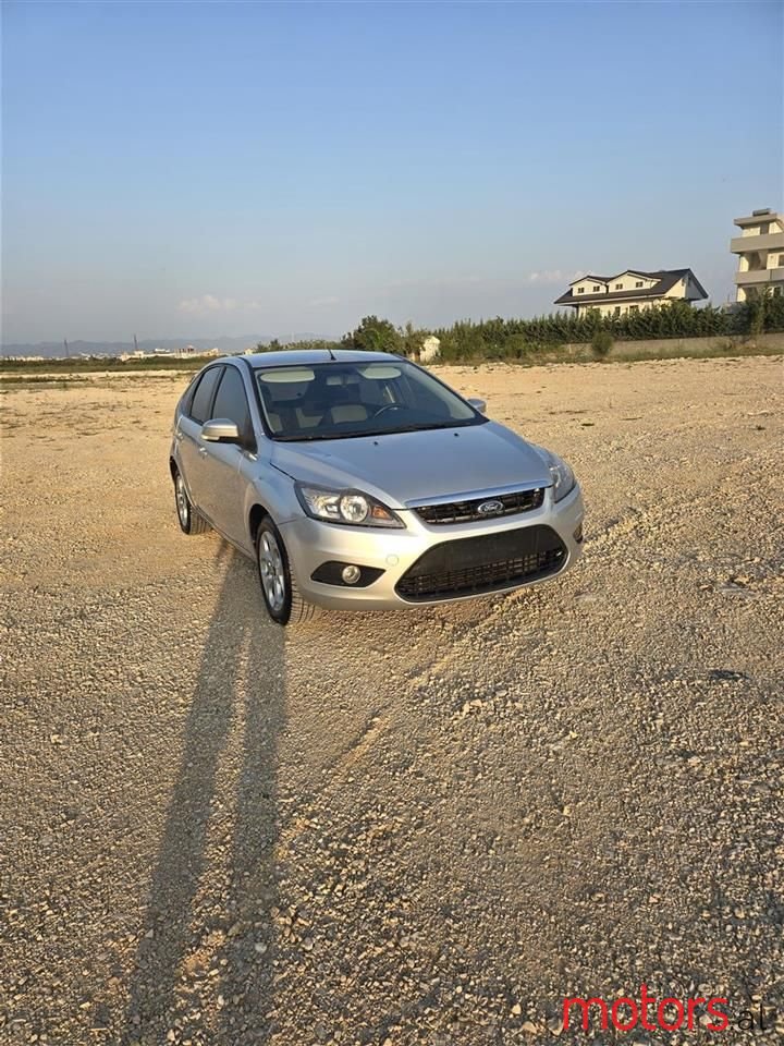 2010' Ford Focus photo #2