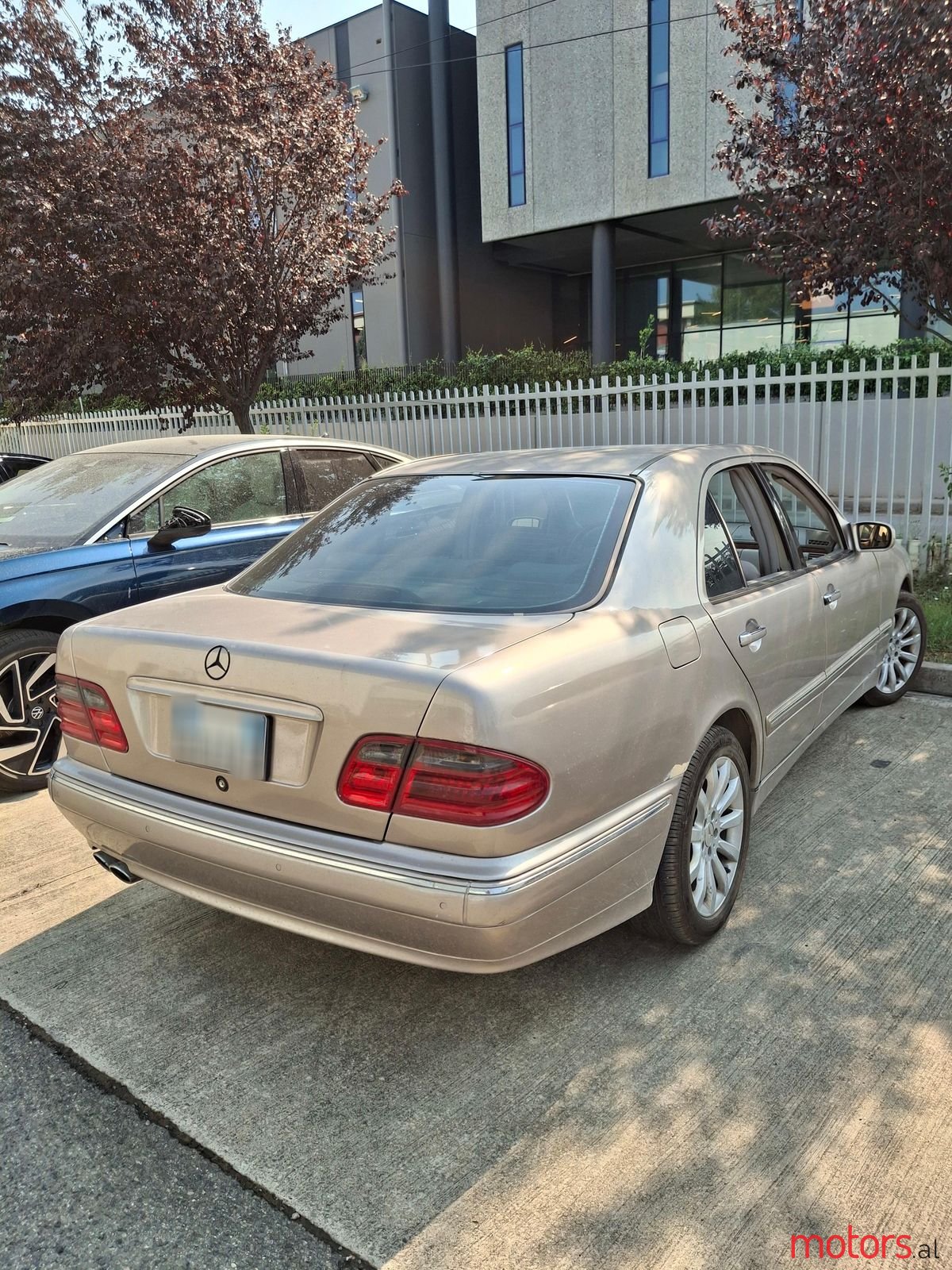 2000' Mercedes-Benz E 240 photo #2