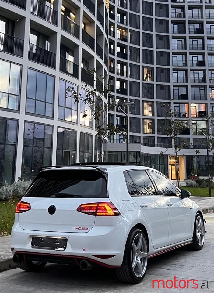 2014' Volkswagen Golf photo #2