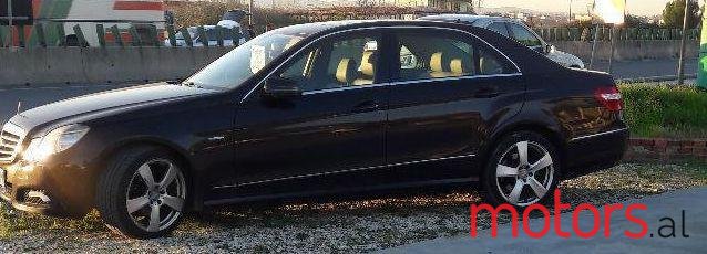 2010' Mercedes-Benz E-Class photo #1