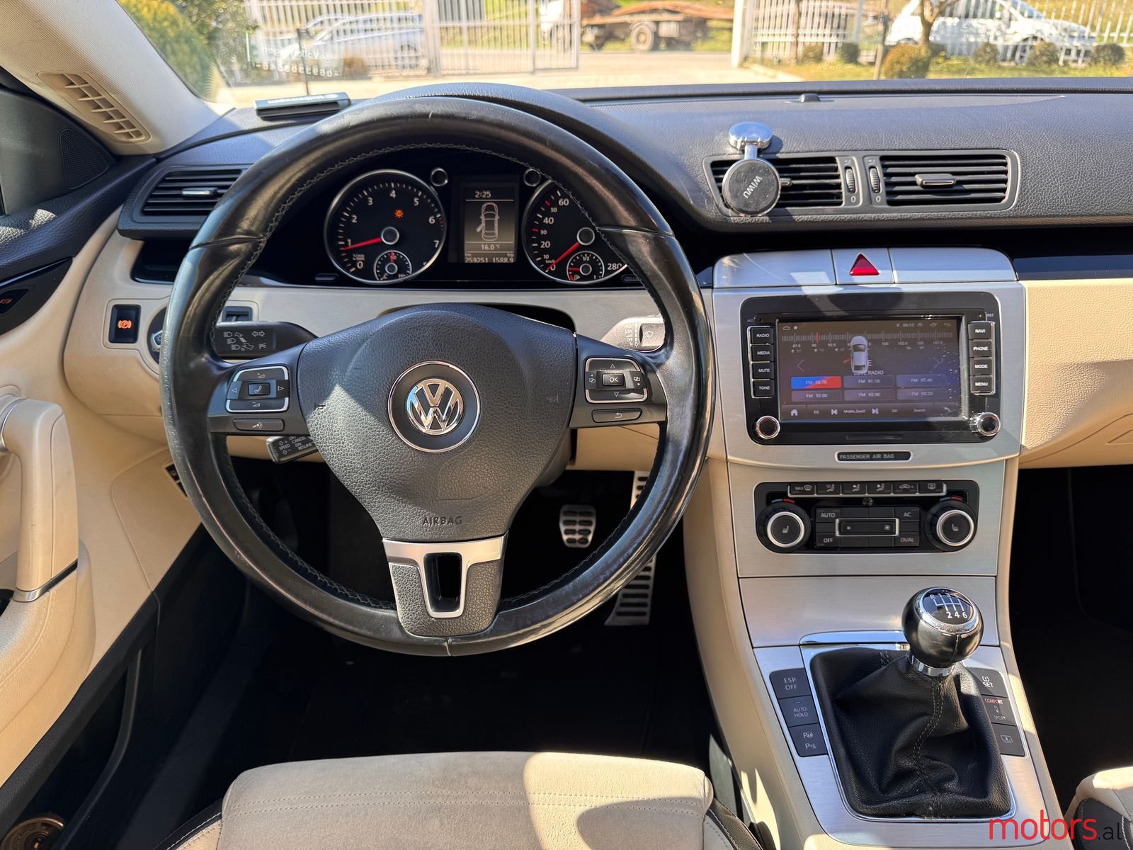 2010' Volkswagen photo #3