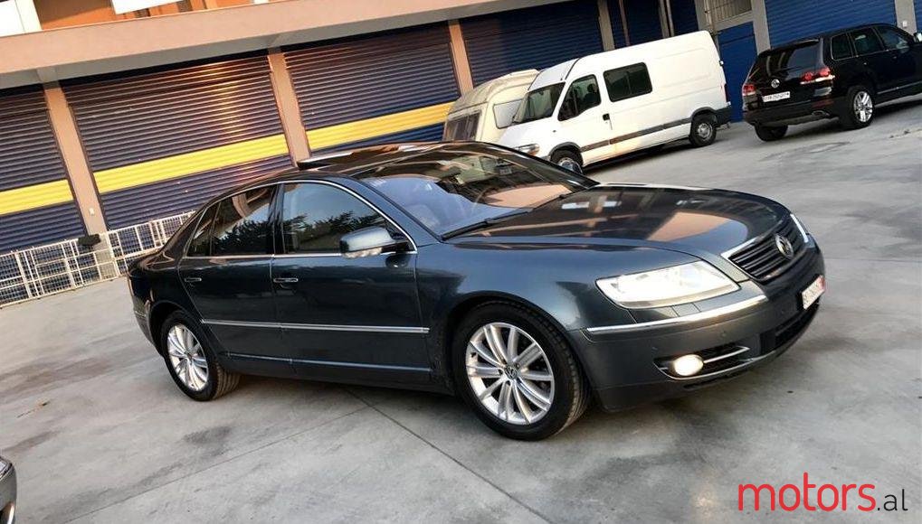 2004' Volkswagen Phaeton photo #5