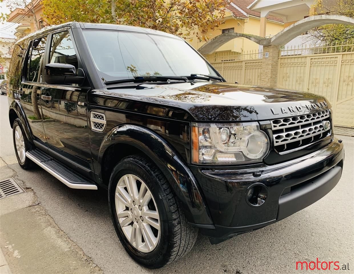 2011' Land Rover Discovery photo #2