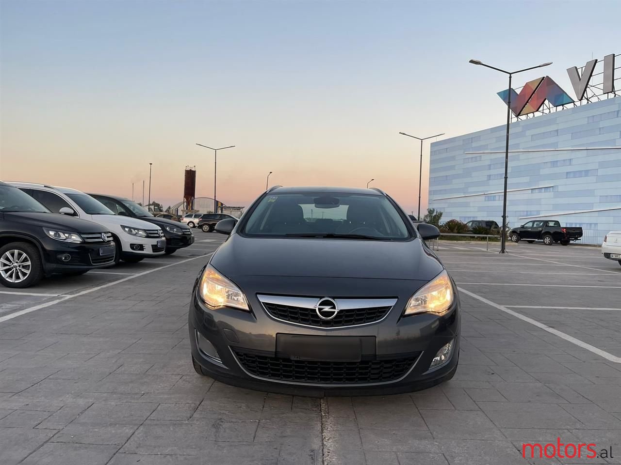 2010' Opel Astra photo #4