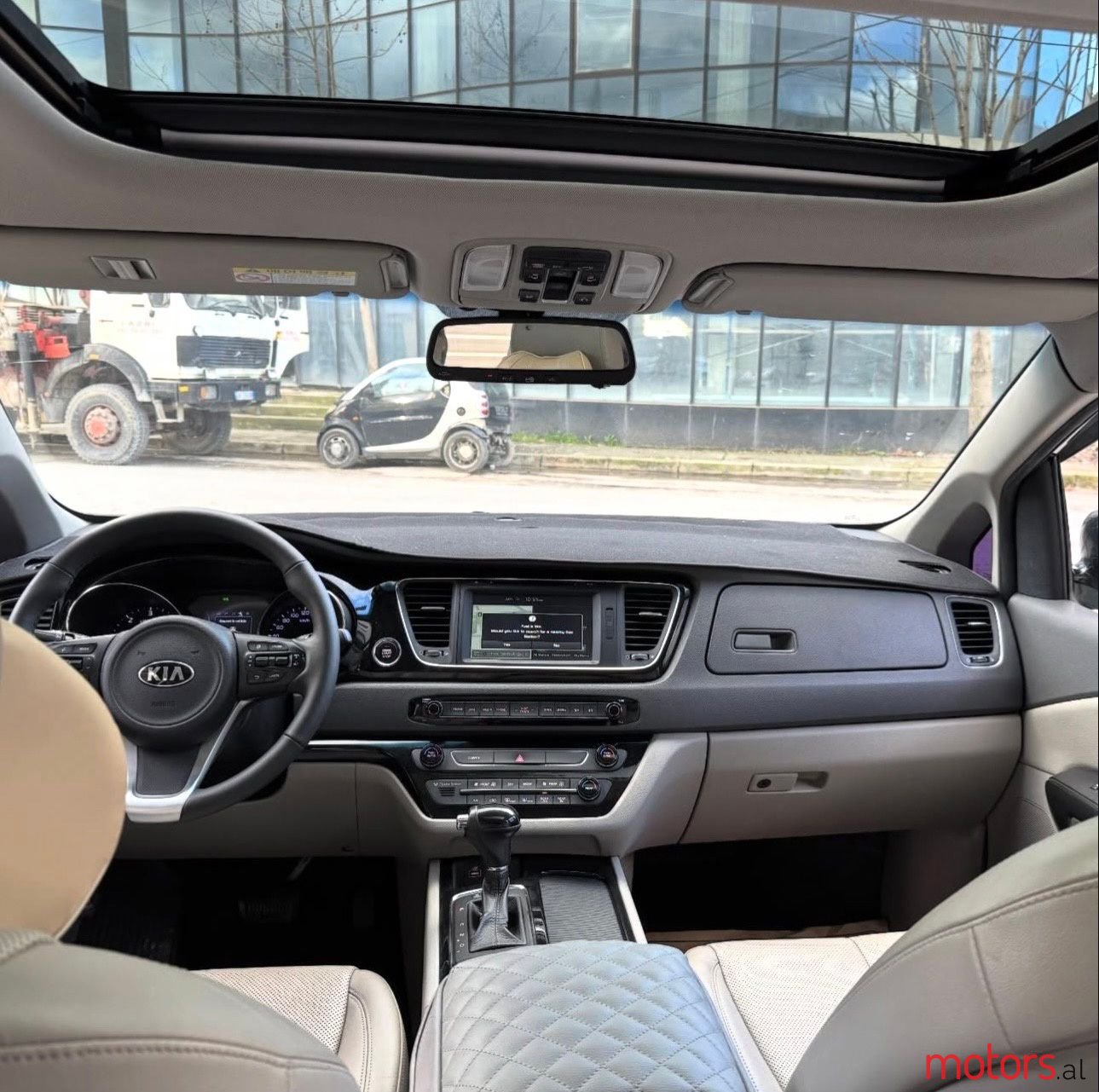 2016' Kia Carnival photo #5