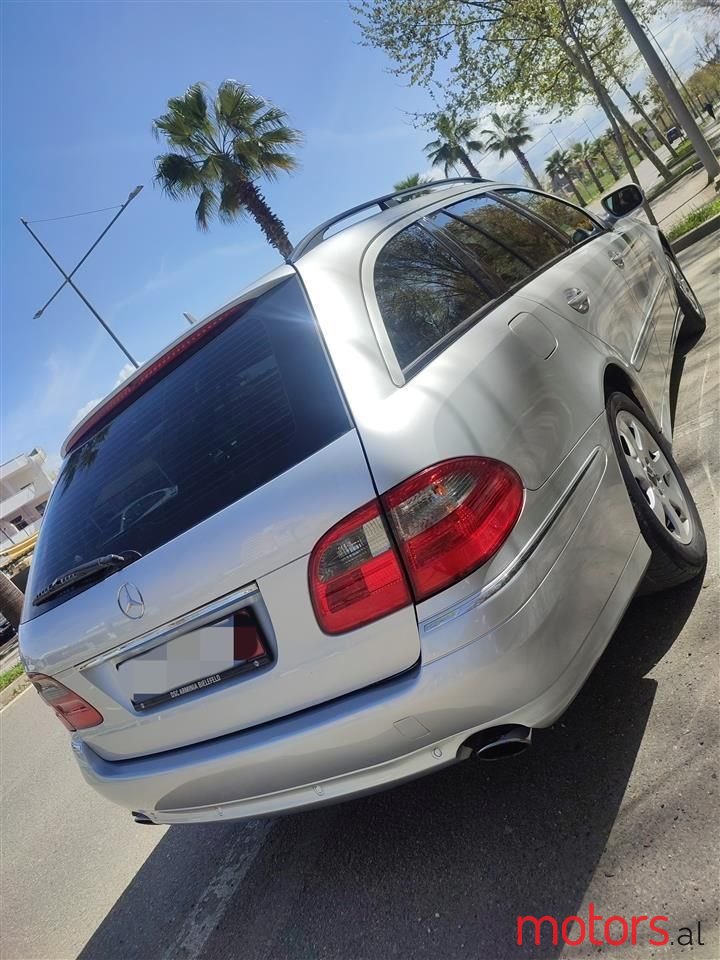 2008' Mercedes-Benz E 200 photo #6