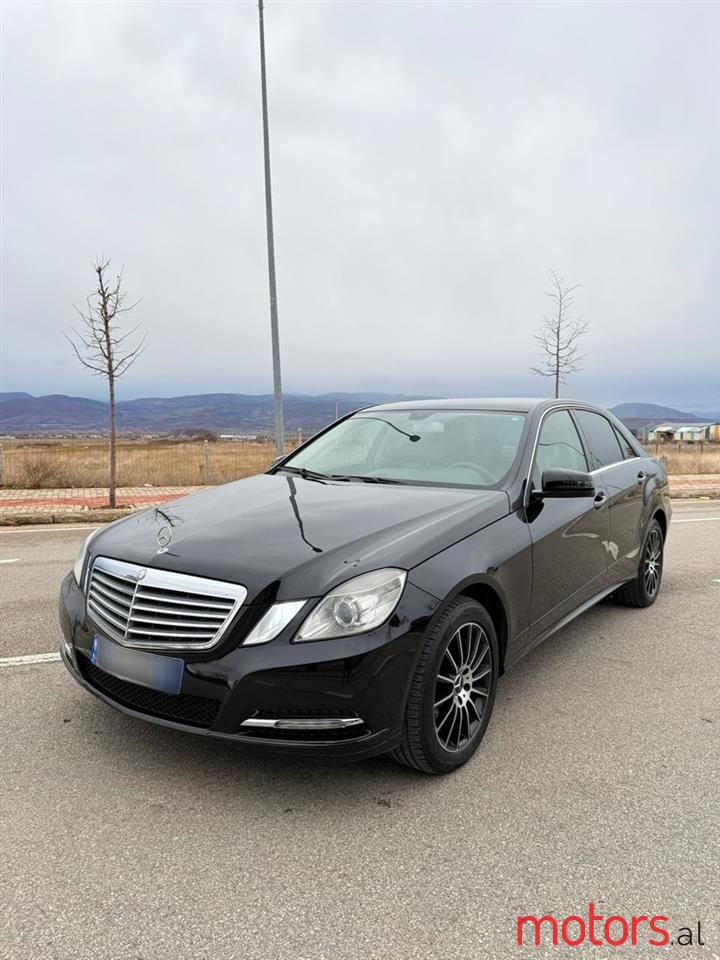 2010' Mercedes-Benz E 220 photo #1