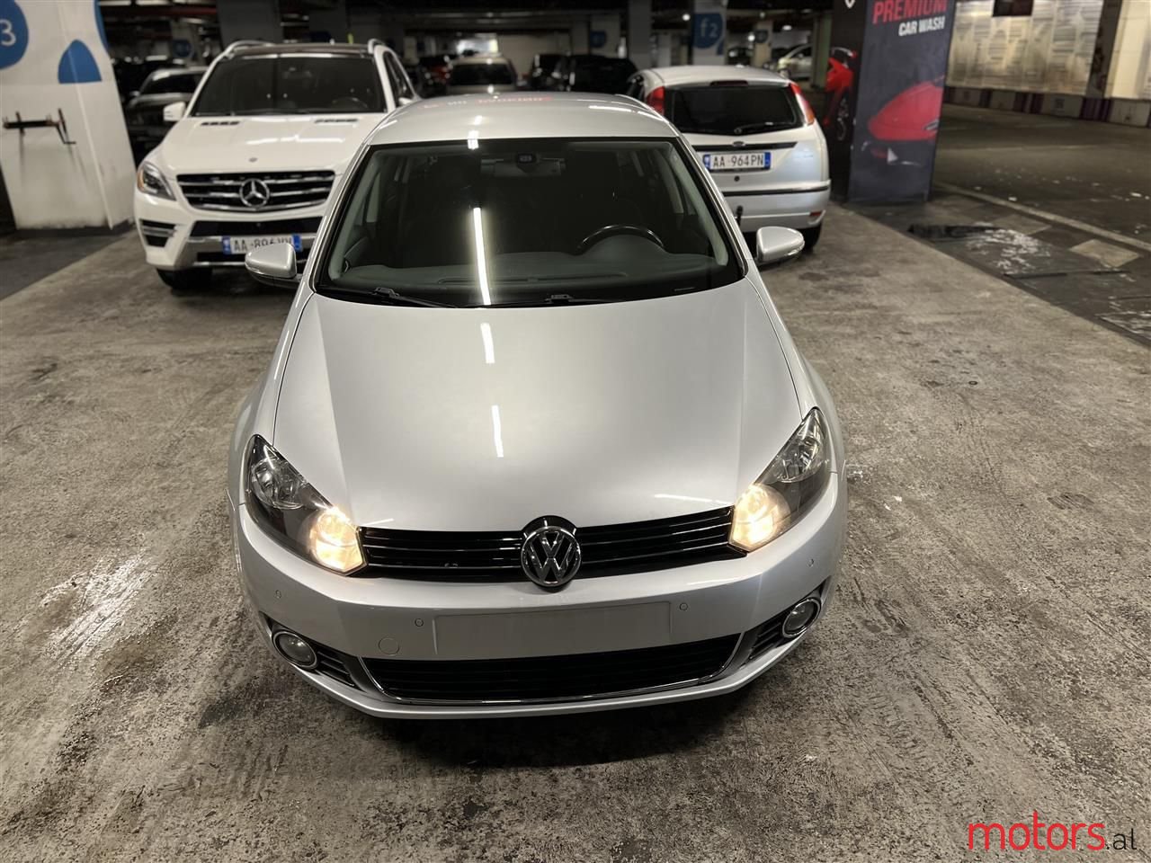 2011' Volkswagen Golf photo #4