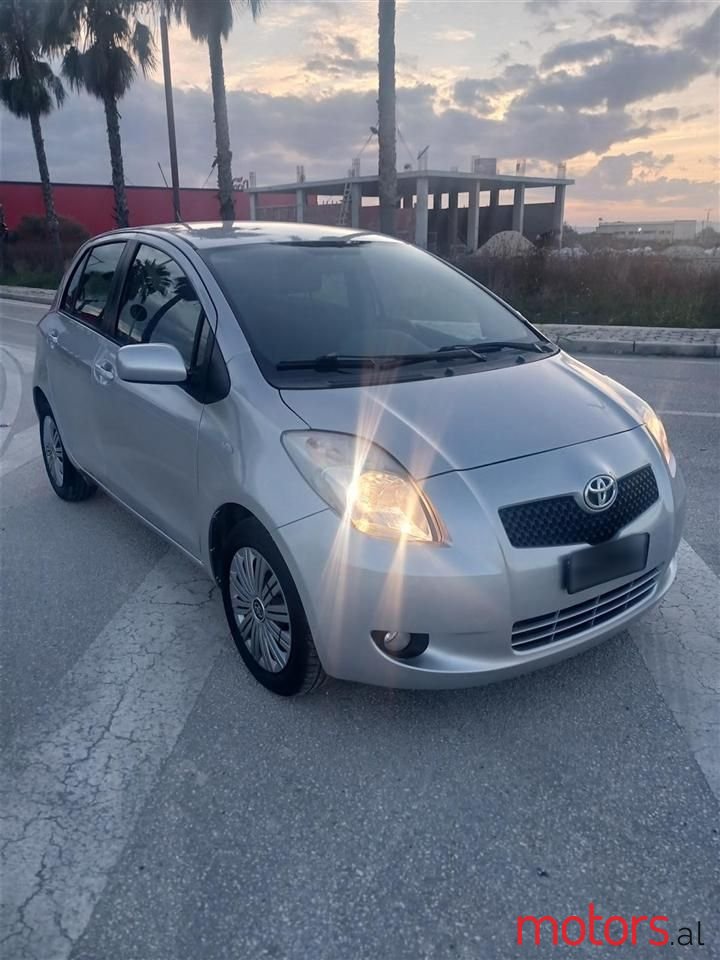 2007' Toyota Yaris photo #2