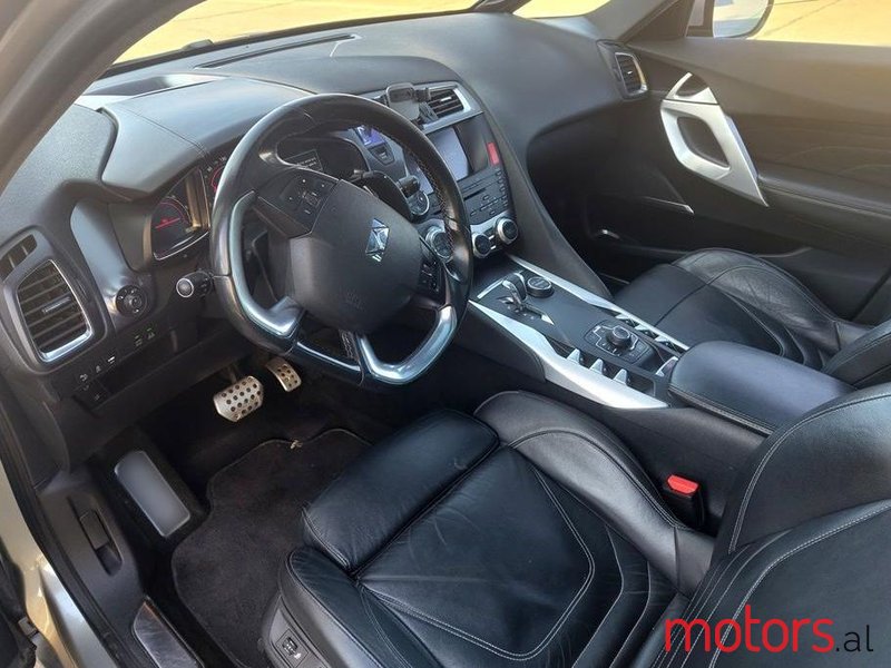2012' Citroen DS5 photo #3