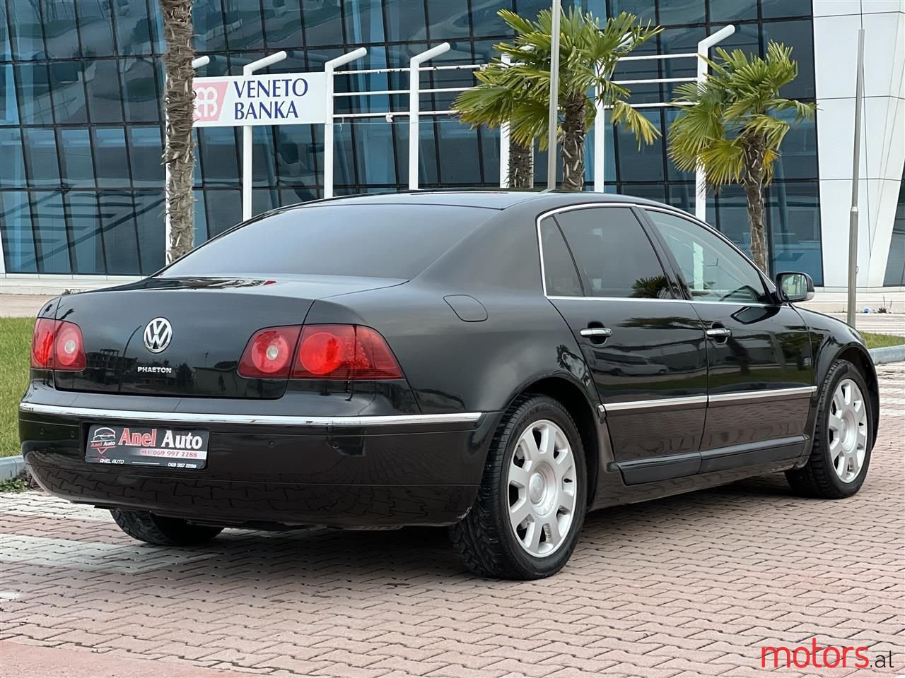 2009' Volkswagen Phaeton photo #2