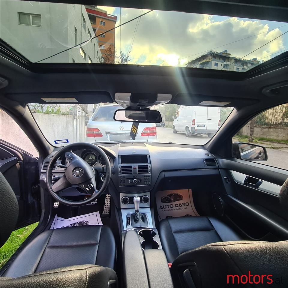 2011' Mercedes-Benz C 300 photo #2