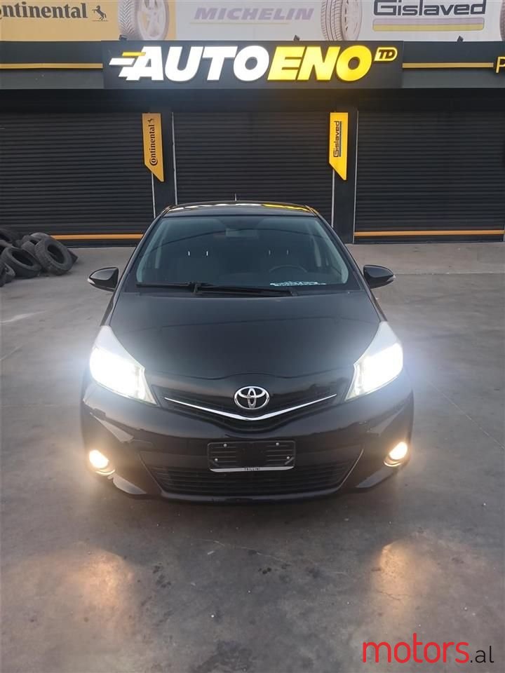 2013' Toyota Yaris photo #2