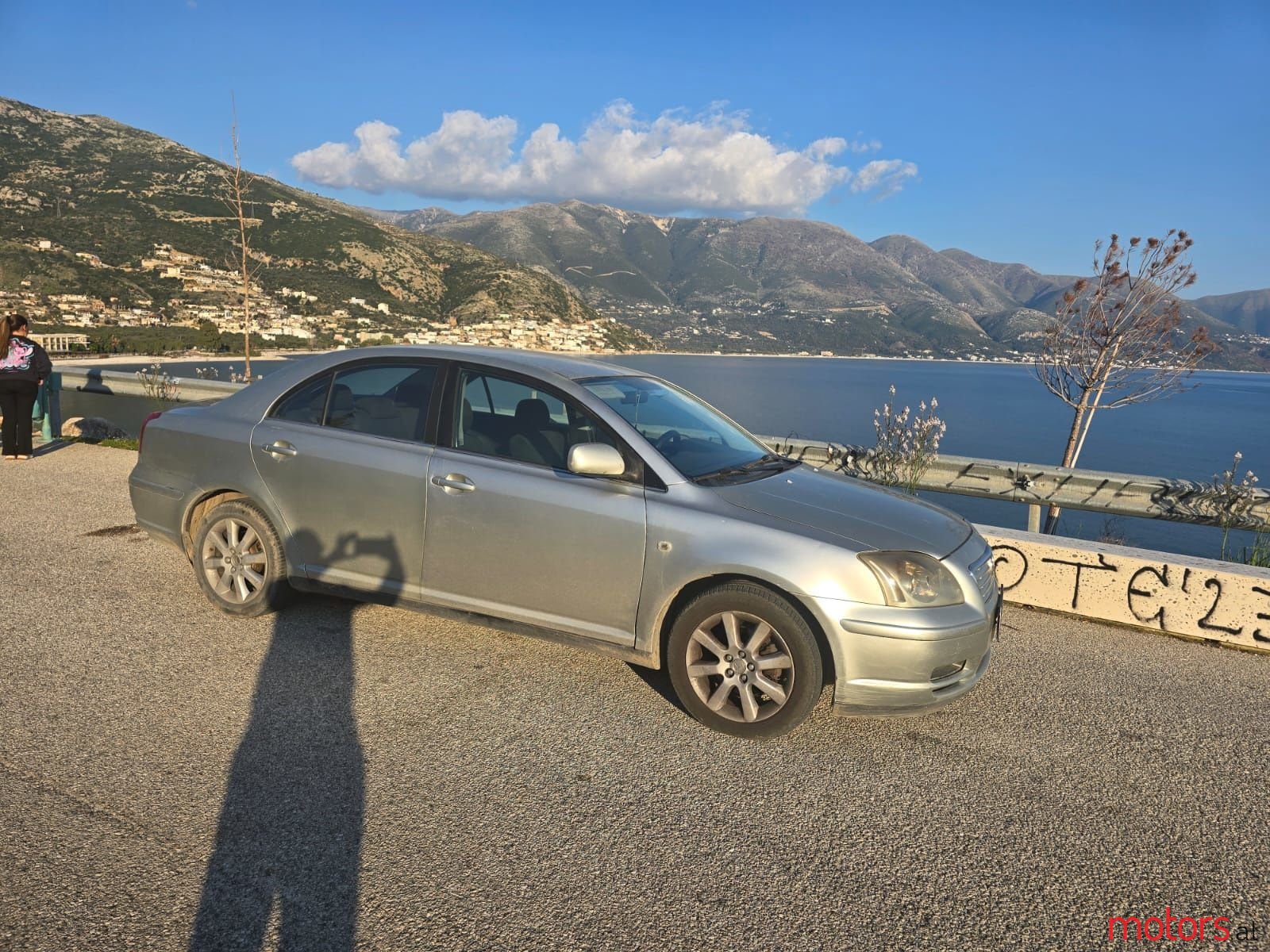 2005' Toyota Avensis photo #1