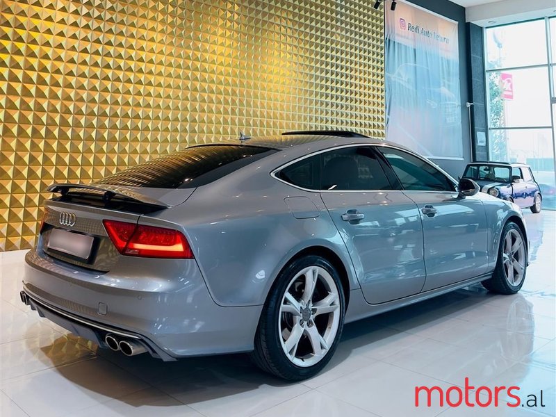 2012' Audi A7 photo #2
