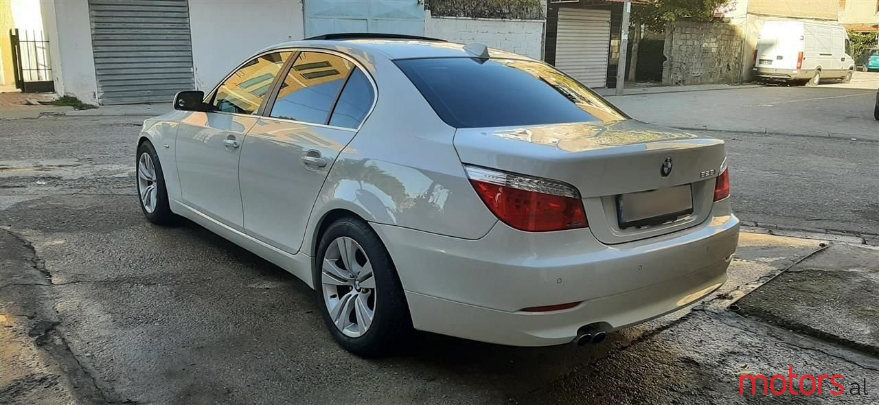 2009' BMW 528 photo #3