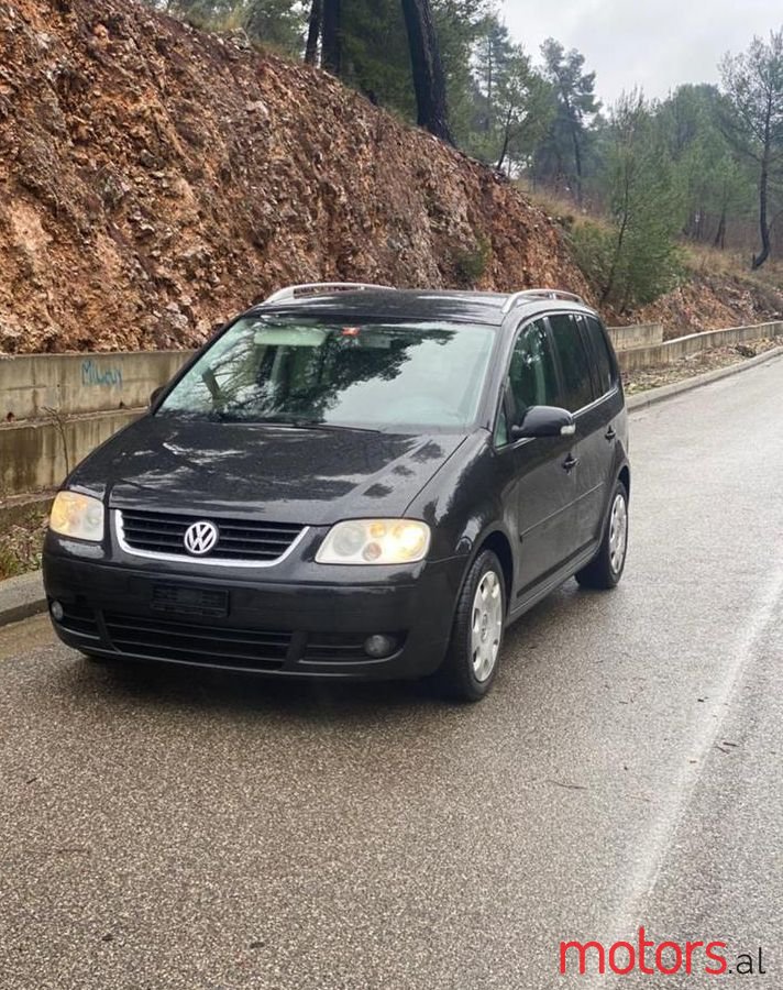 2005' Volkswagen Touran photo #1